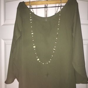 Businesses dress top